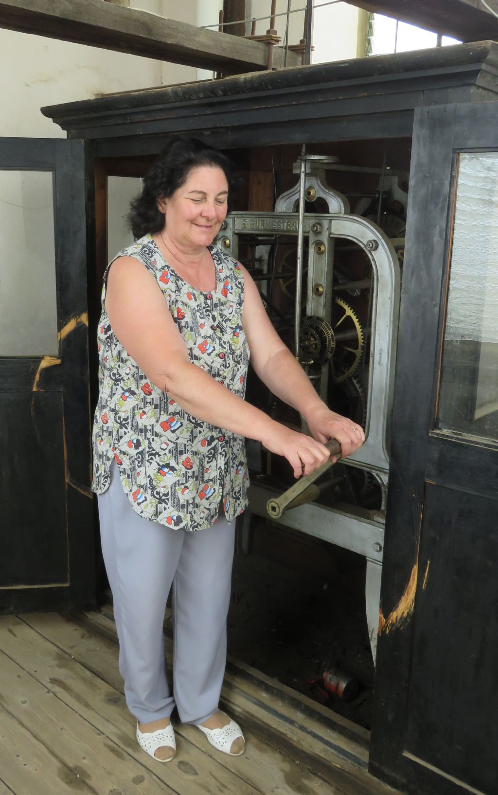 Vrede clock wind.jpg